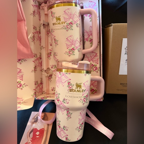 New Stanley 40oz/20oz Combo Love Shack Pink Bow Set Special Box Bag Straw Topper - Picture 13 of 14